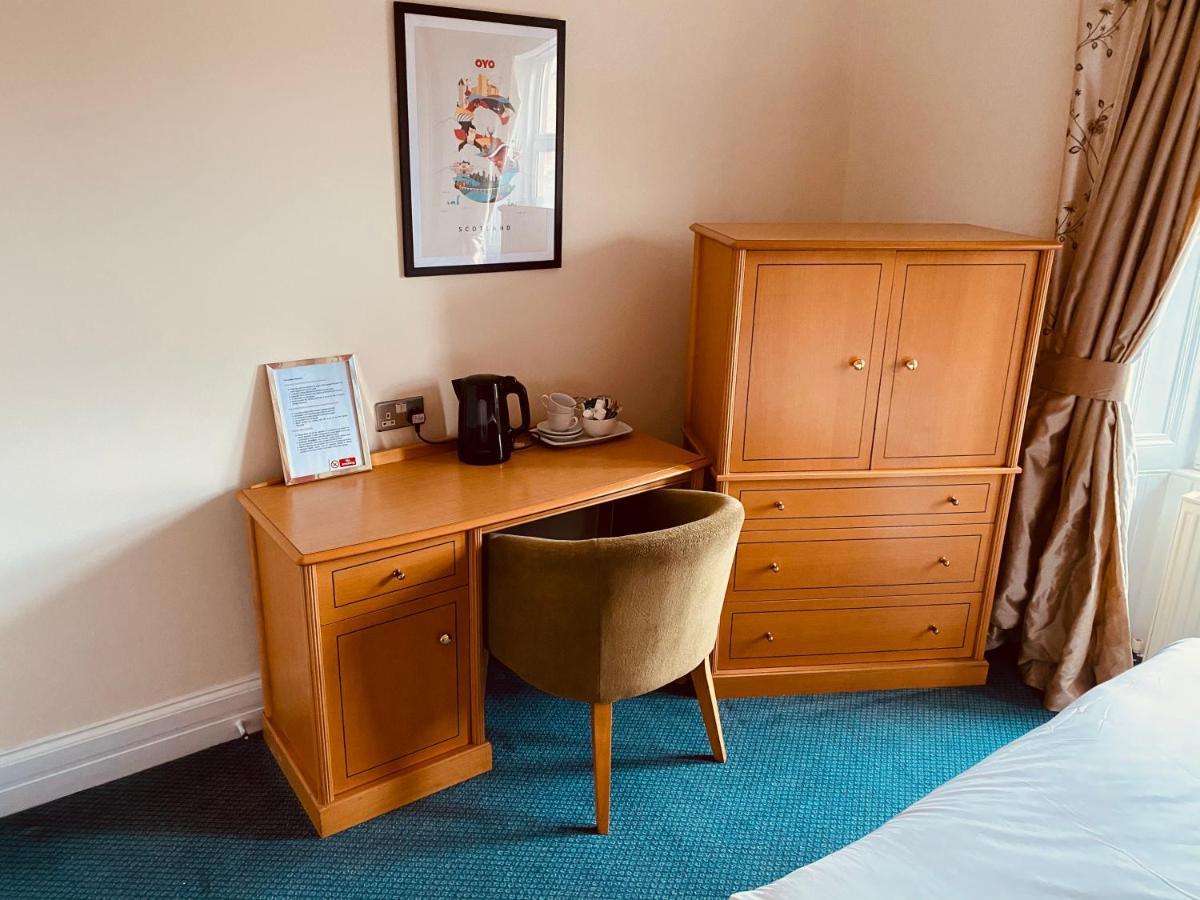Hotel The Redstones & Restaurant East Kilbride